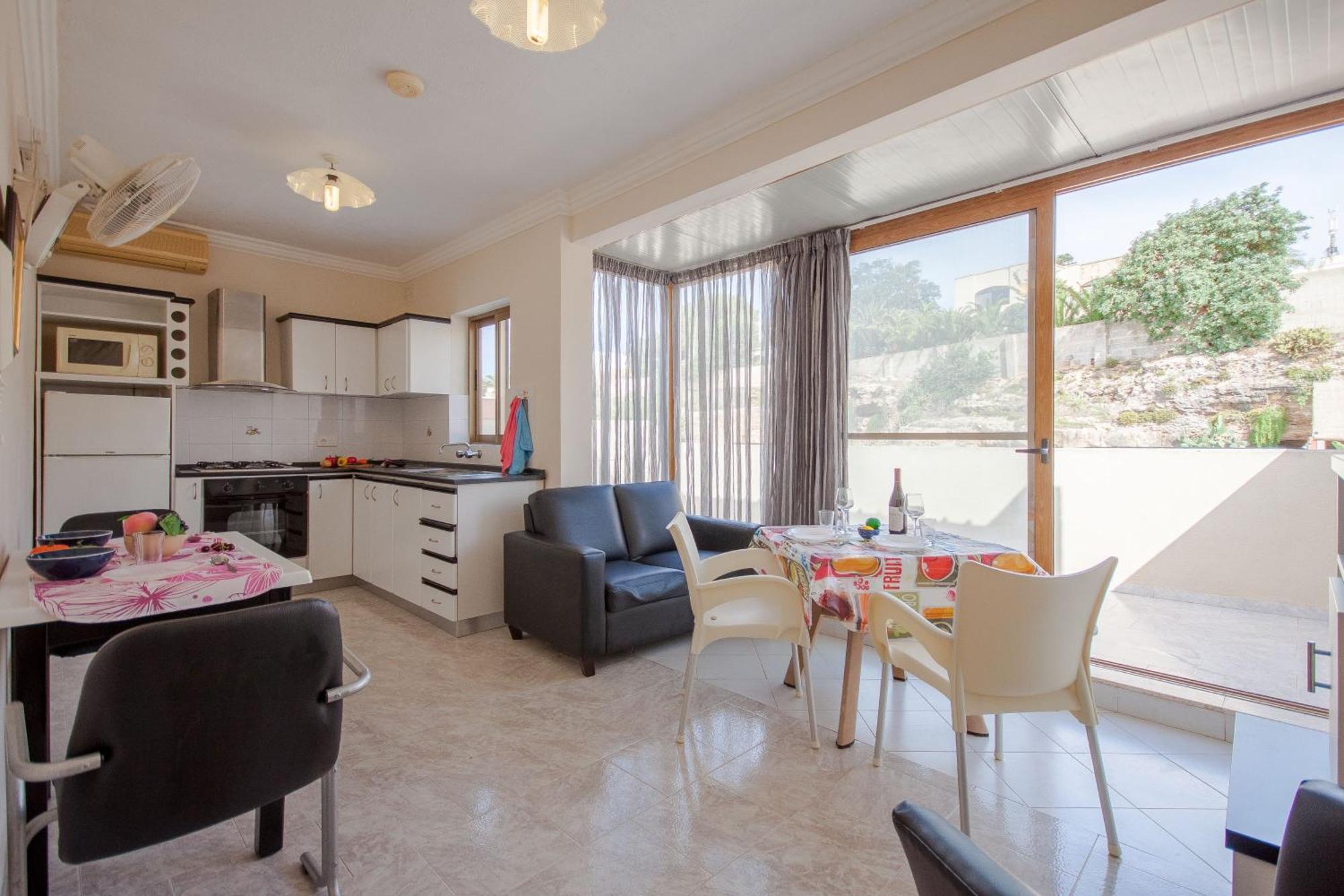 Pool & Sea Merill Apartments Mellieħa Chambre photo